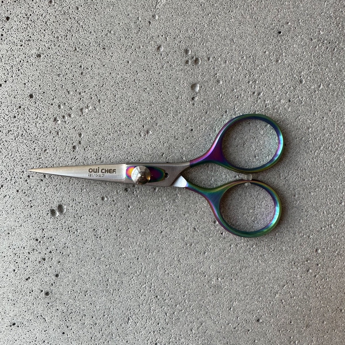 oui-chef-oil-top-scissors